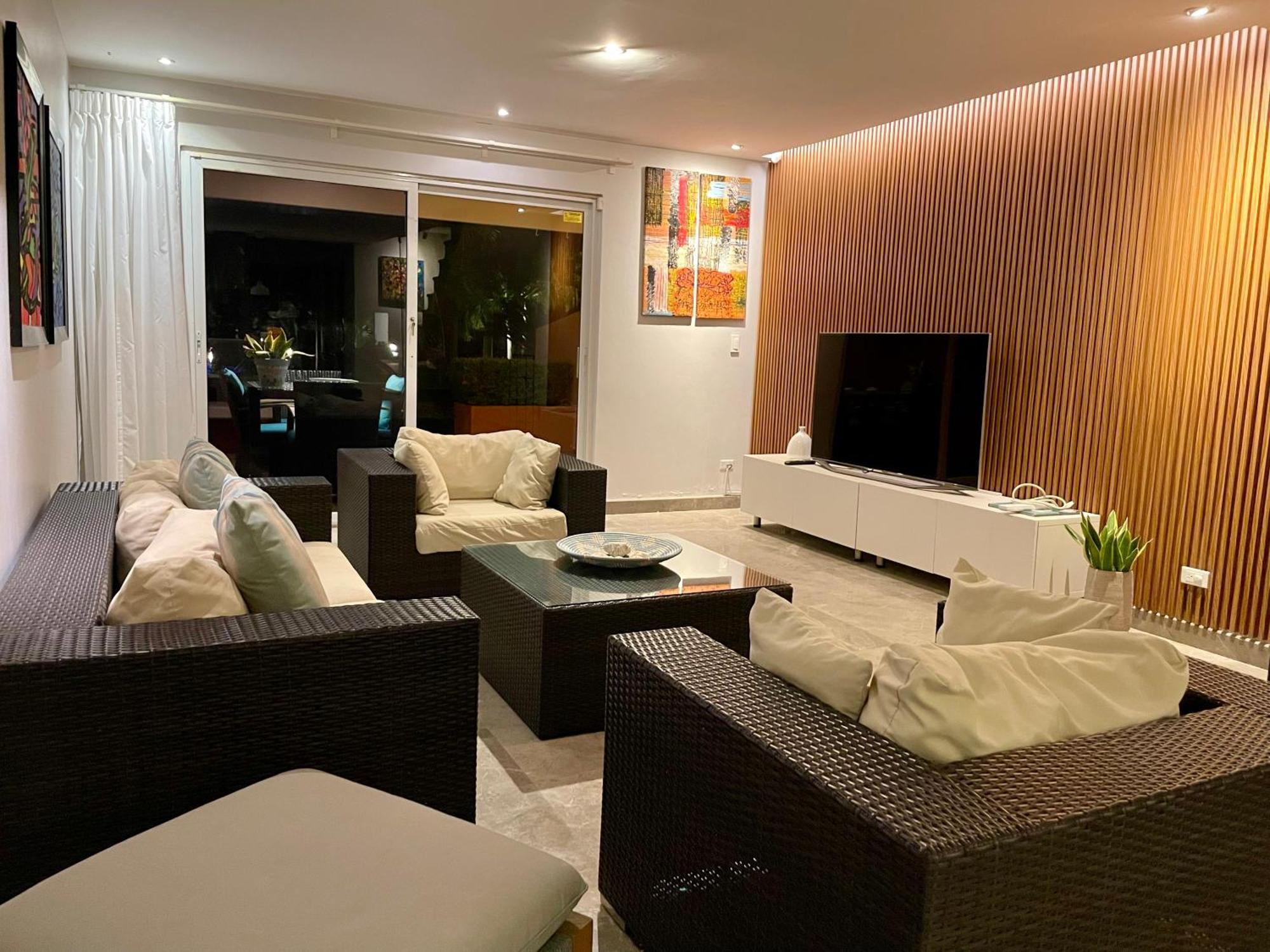Eagle Beach Luxury House, Walking Distance To The Beach Palm Beach Exterior photo