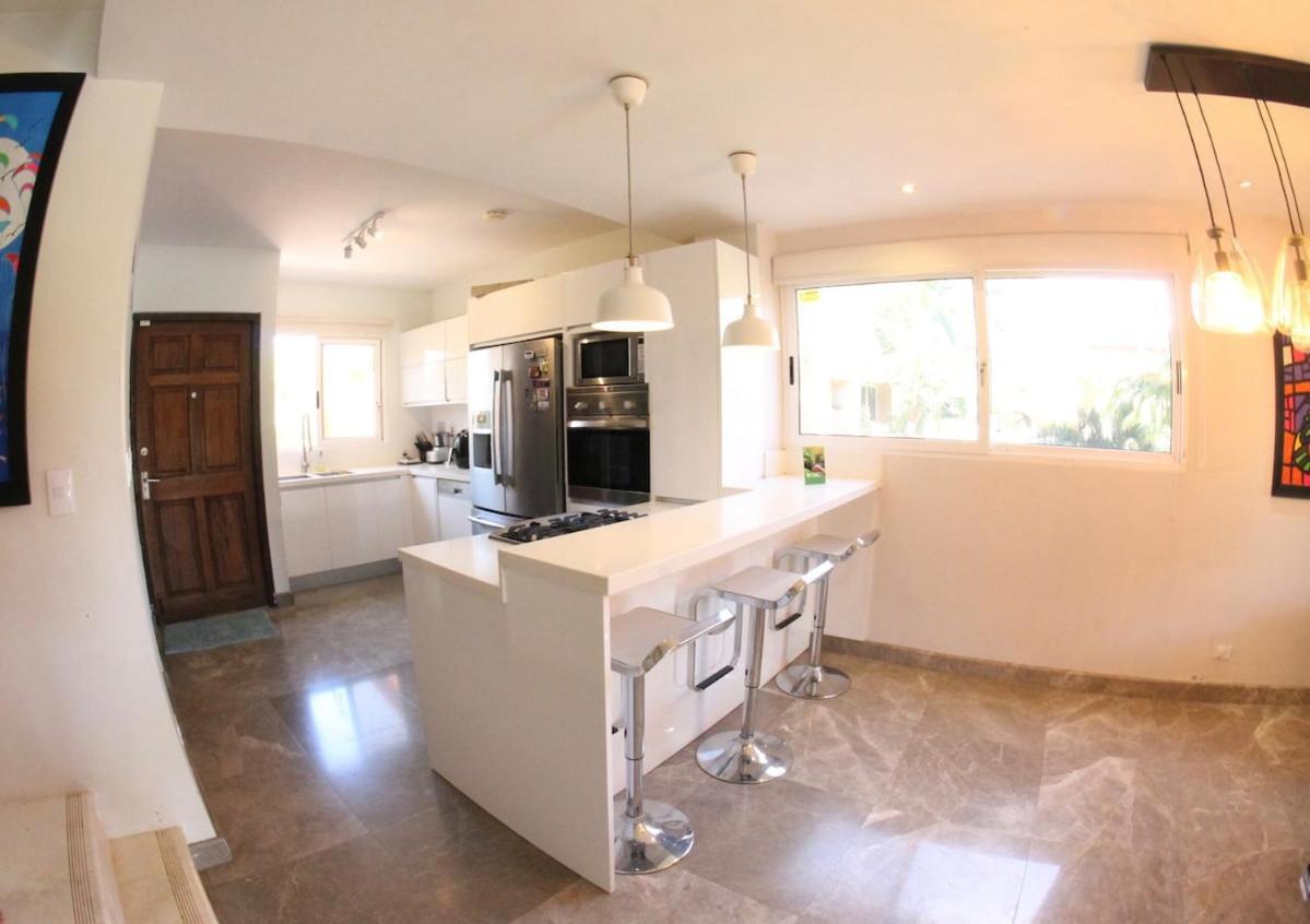Eagle Beach Luxury House, Walking Distance To The Beach Palm Beach Exterior photo