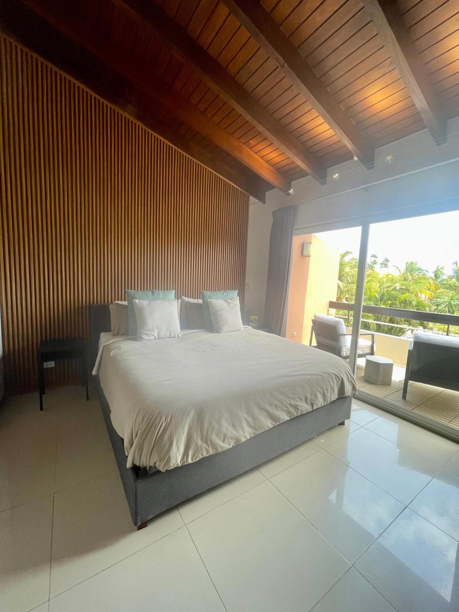 Eagle Beach Luxury House, Walking Distance To The Beach Palm Beach Exterior photo